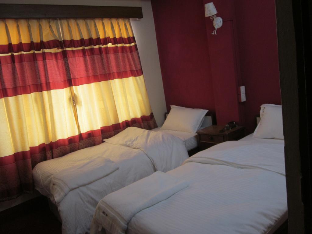 Hotel Api Kathmandu Buitenkant foto
